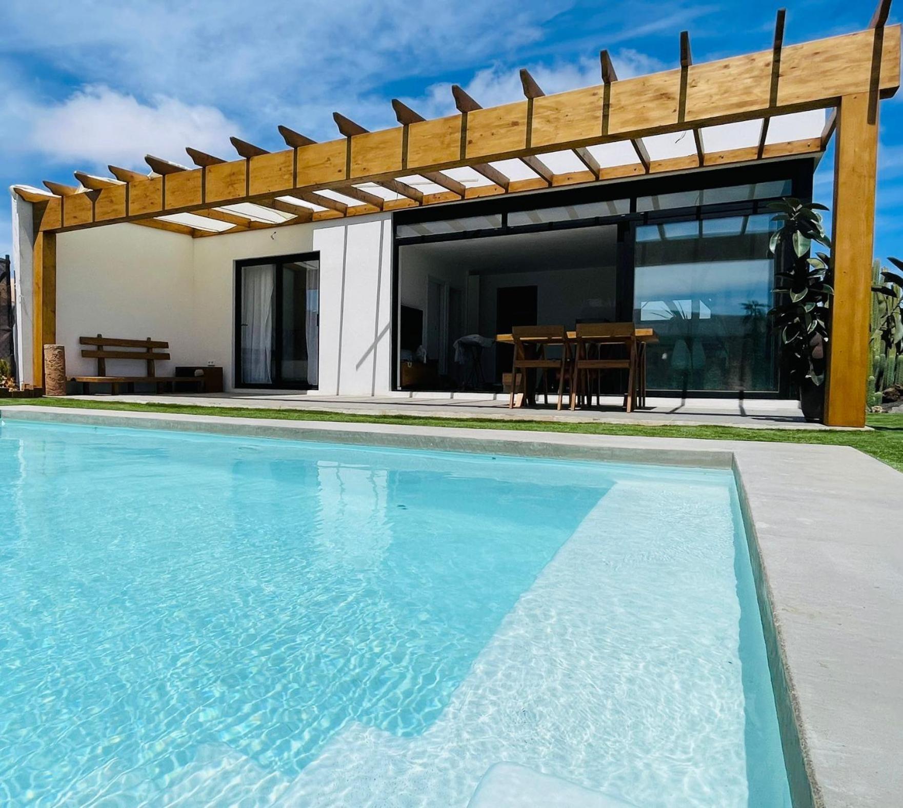 Bungalow + Piscina Independiente Ла Олива Екстериор снимка