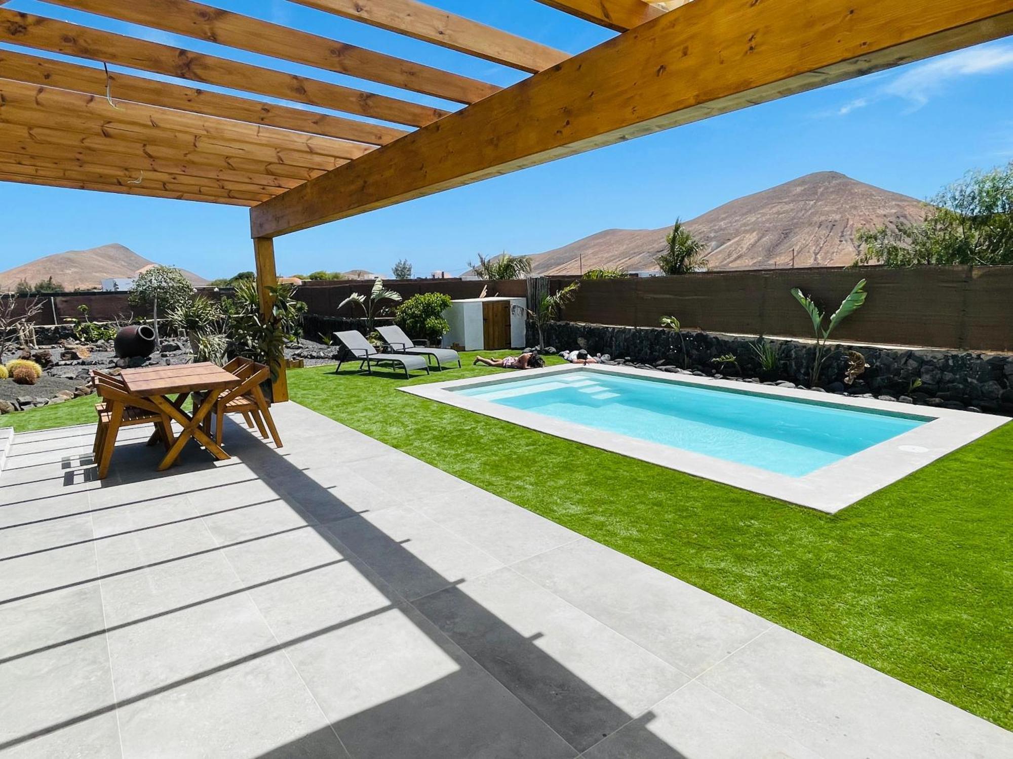 Bungalow + Piscina Independiente Ла Олива Екстериор снимка